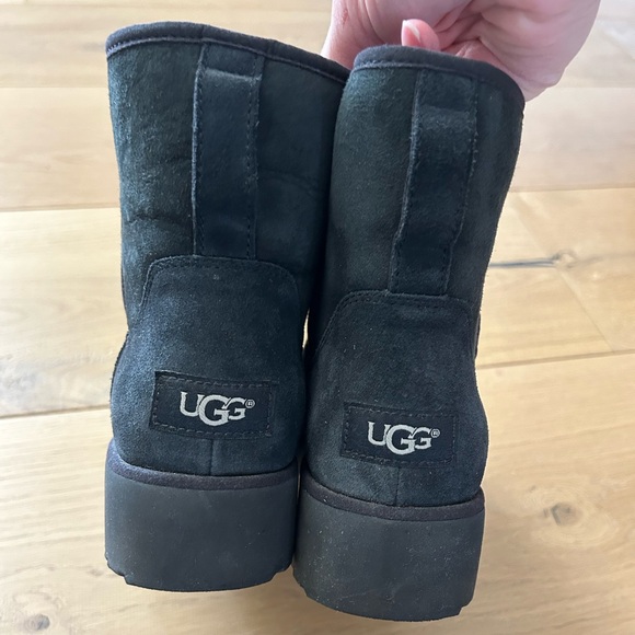 Uggs w/ Wedge size 8 Black - Picture 4 of 4